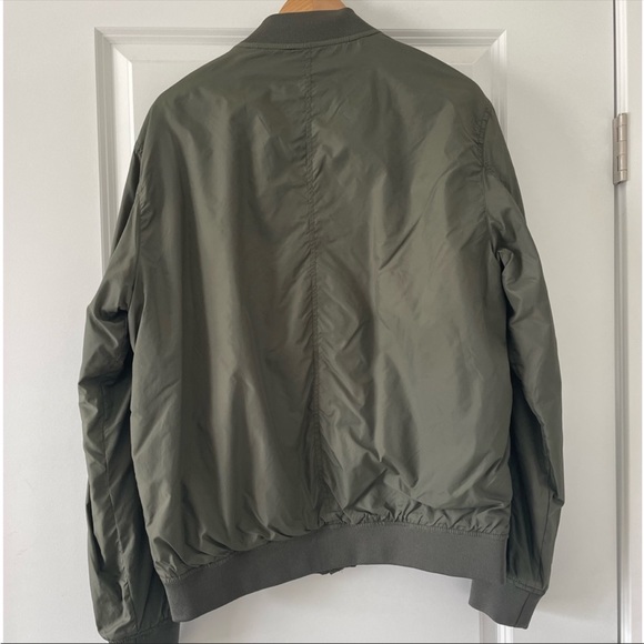 Green bomber jacket - size Large - Picture 2 of 3
